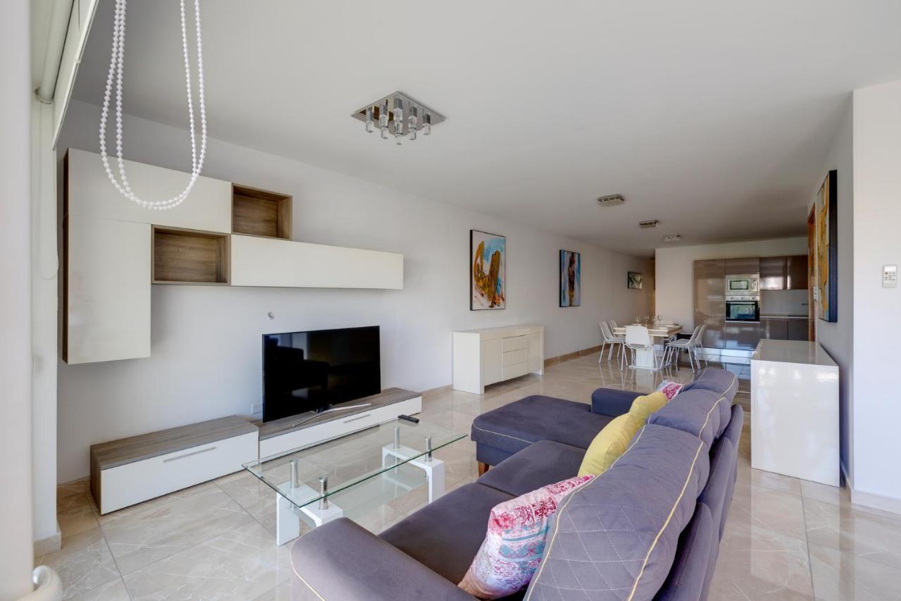 Marvellous 3Br Apartment In Central St Julians San Ġiljan Kültér fotó