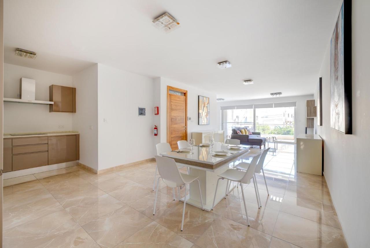 Marvellous 3Br Apartment In Central St Julians San Ġiljan Kültér fotó