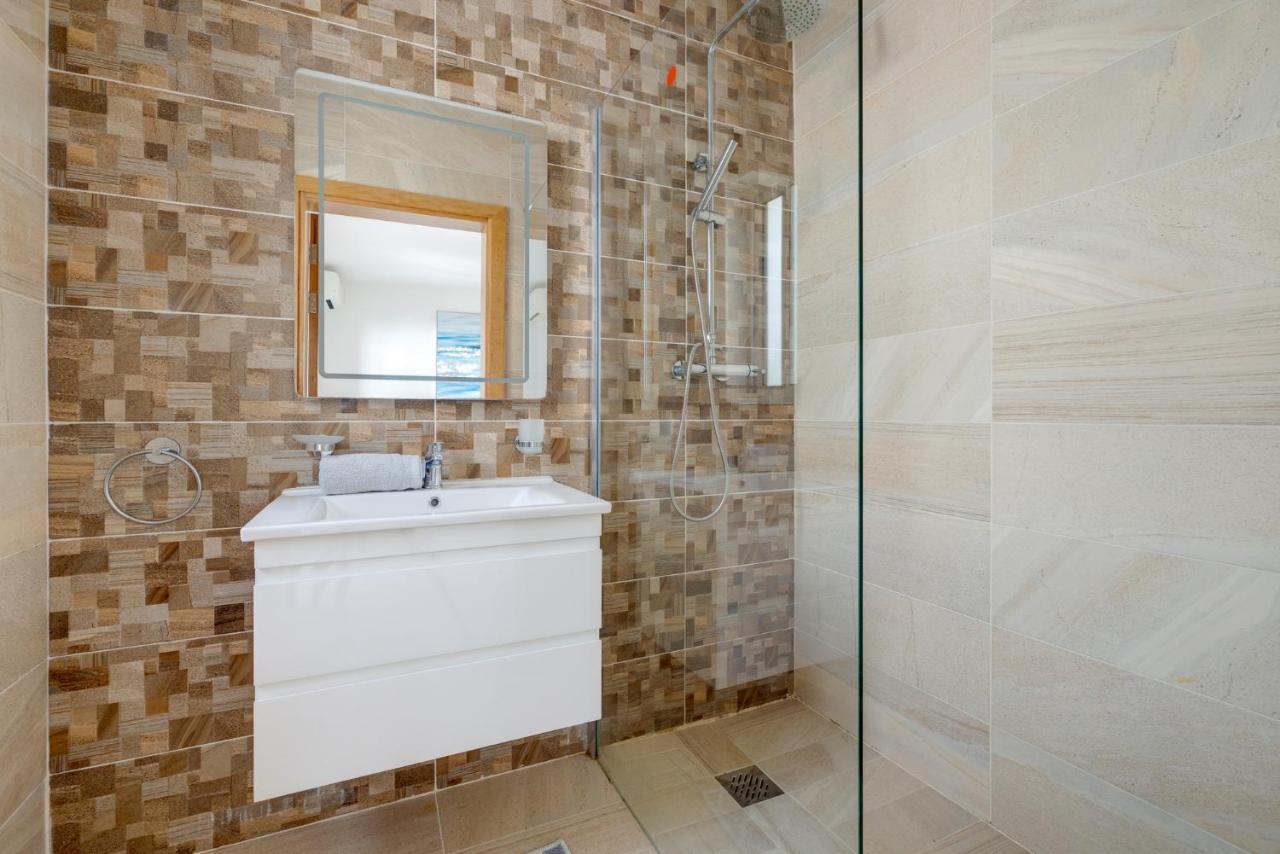Marvellous 3Br Apartment In Central St Julians San Ġiljan Kültér fotó