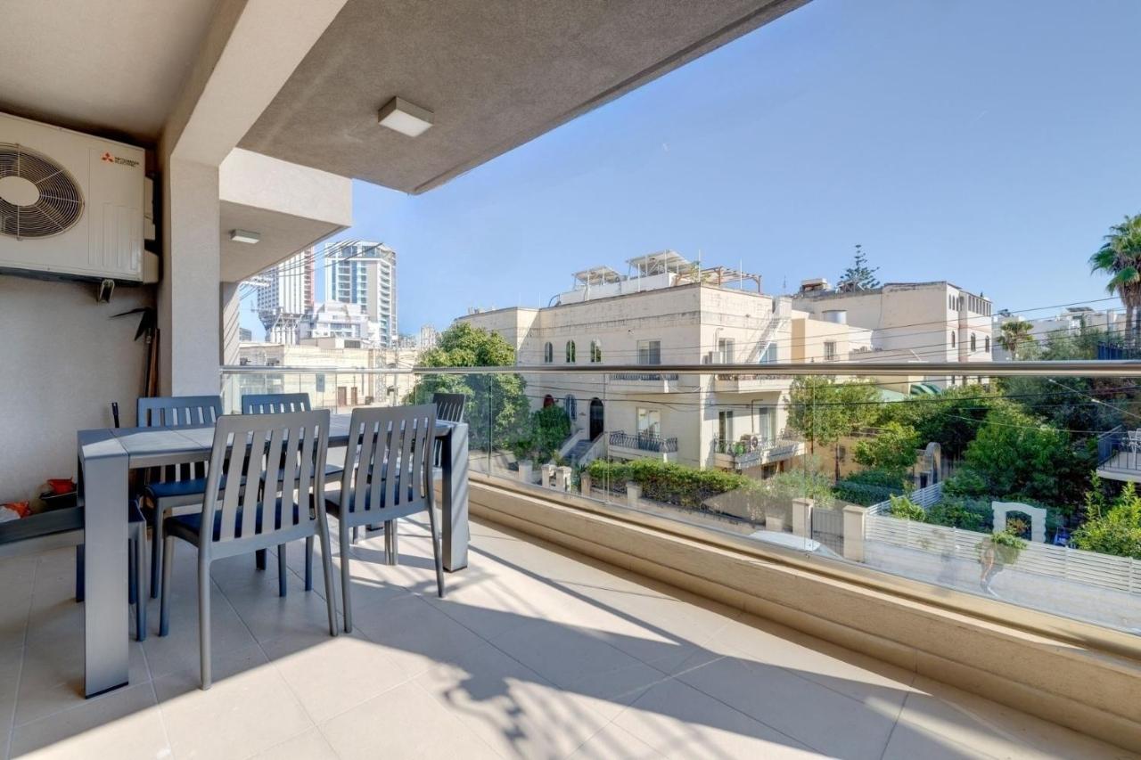 Marvellous 3Br Apartment In Central St Julians San Ġiljan Kültér fotó